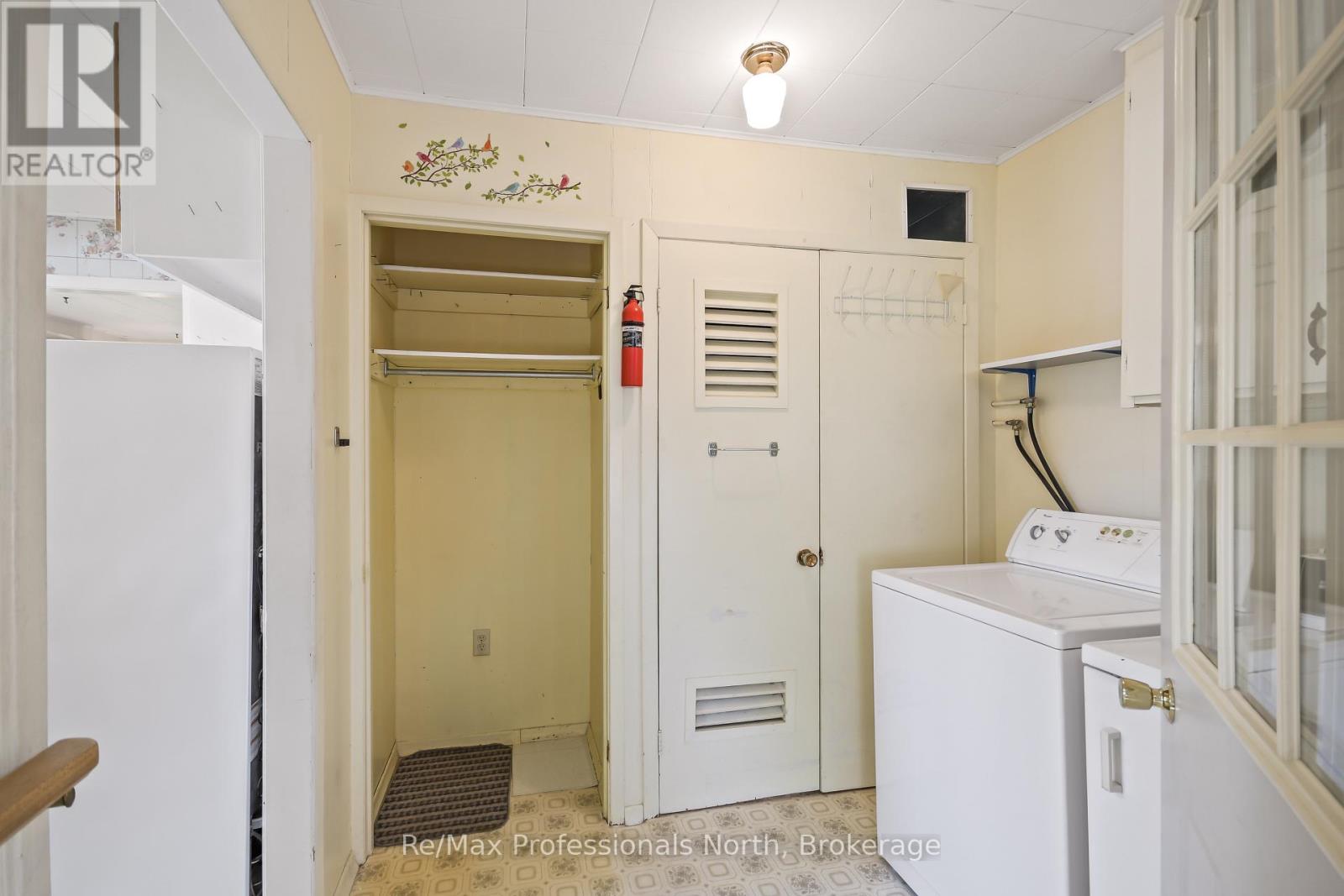 970 First Street S, Gravenhurst, Ontario P1P 1K3 - Photo 4 - X13212576