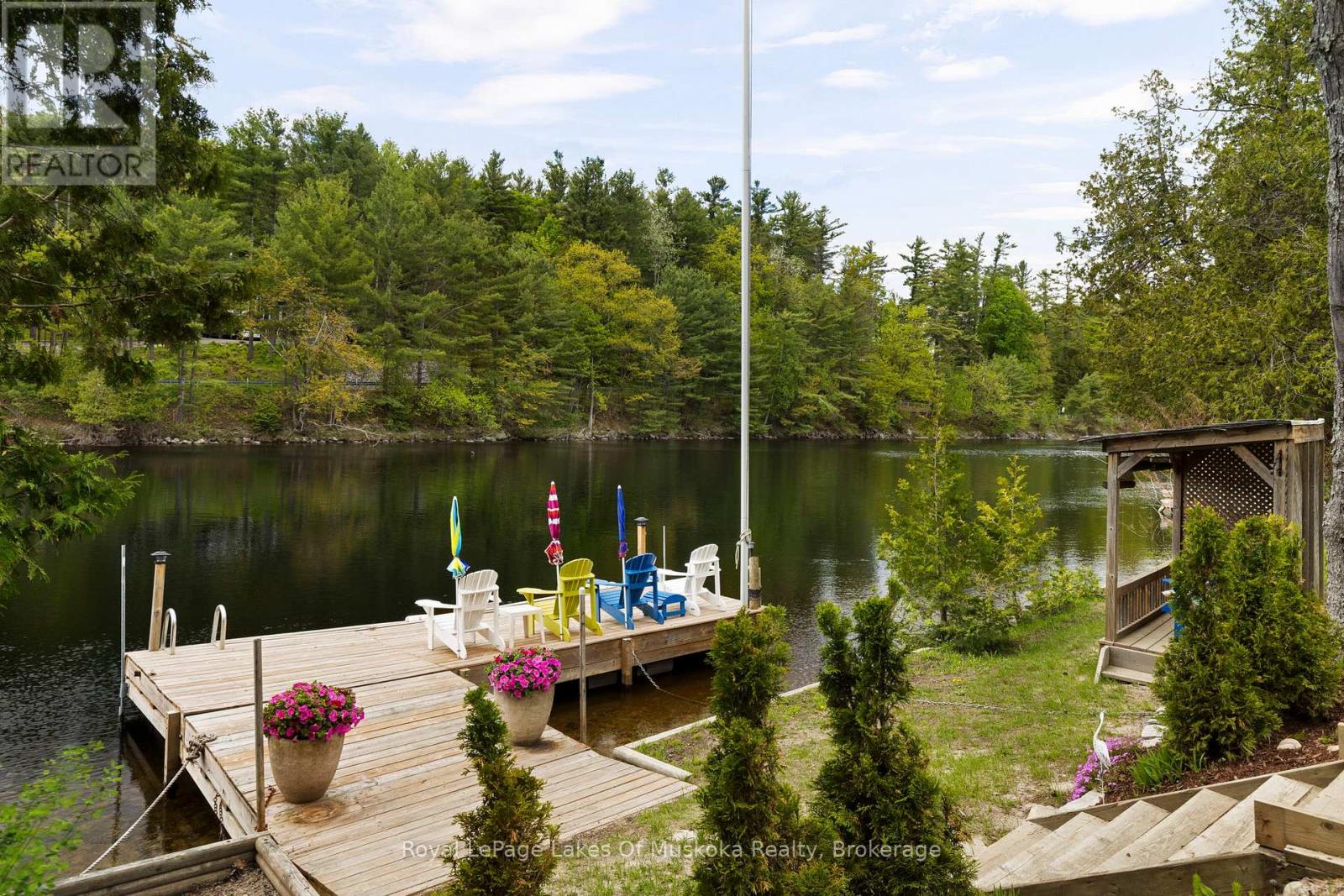 216 Beaumont Road, Bracebridge, Ontario P1L 1X2 - Photo 1 - X13214154
