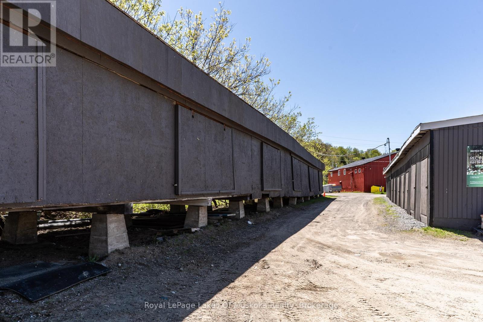 7 East Airport Road, Huntsville, Ontario  P1H 1X7 - Photo 40 - X13221108