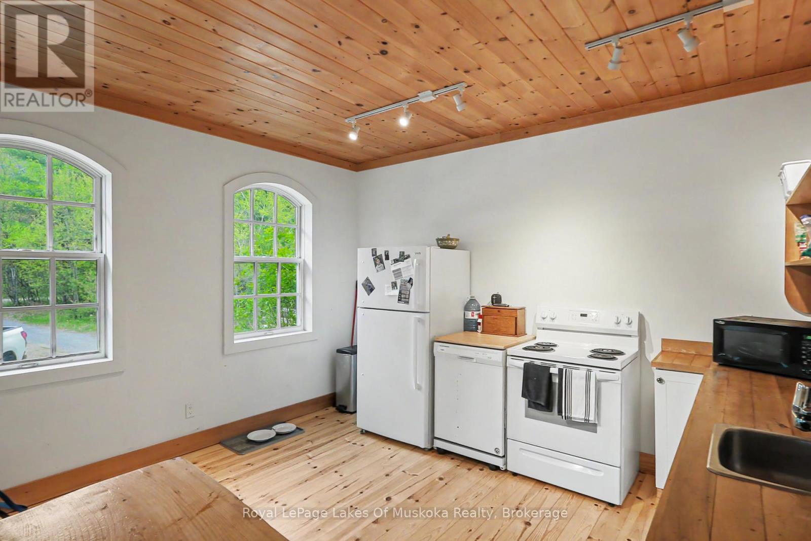 1003 Kelly Road, Lake Of Bays, Ontario P0B 1A0 - Photo 28 - X13223702