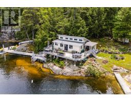 4 IS 270 SIX MILE LAKE ISLAND, Georgian Bay, Ontario
