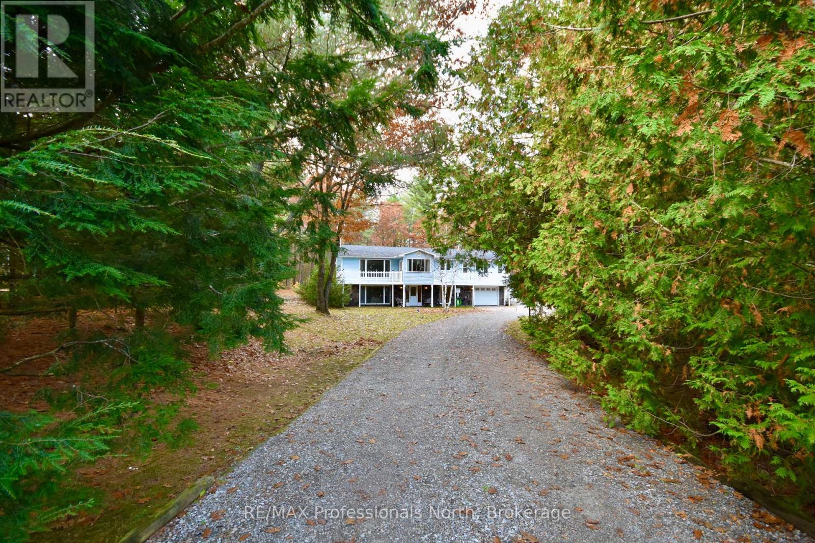 20 Coulter Lane, Bracebridge, Ontario P1P 1R1 - Photo 2 - X13226566