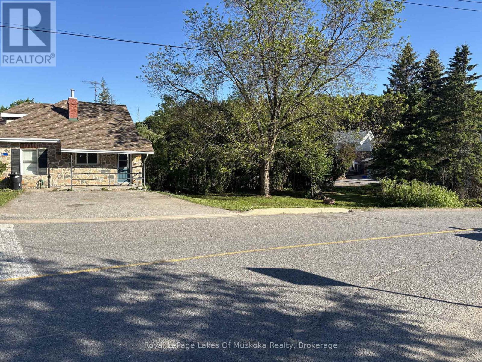 60 West Road W, Huntsville, Ontario P1H 1L8 - Photo 3 - X13227402