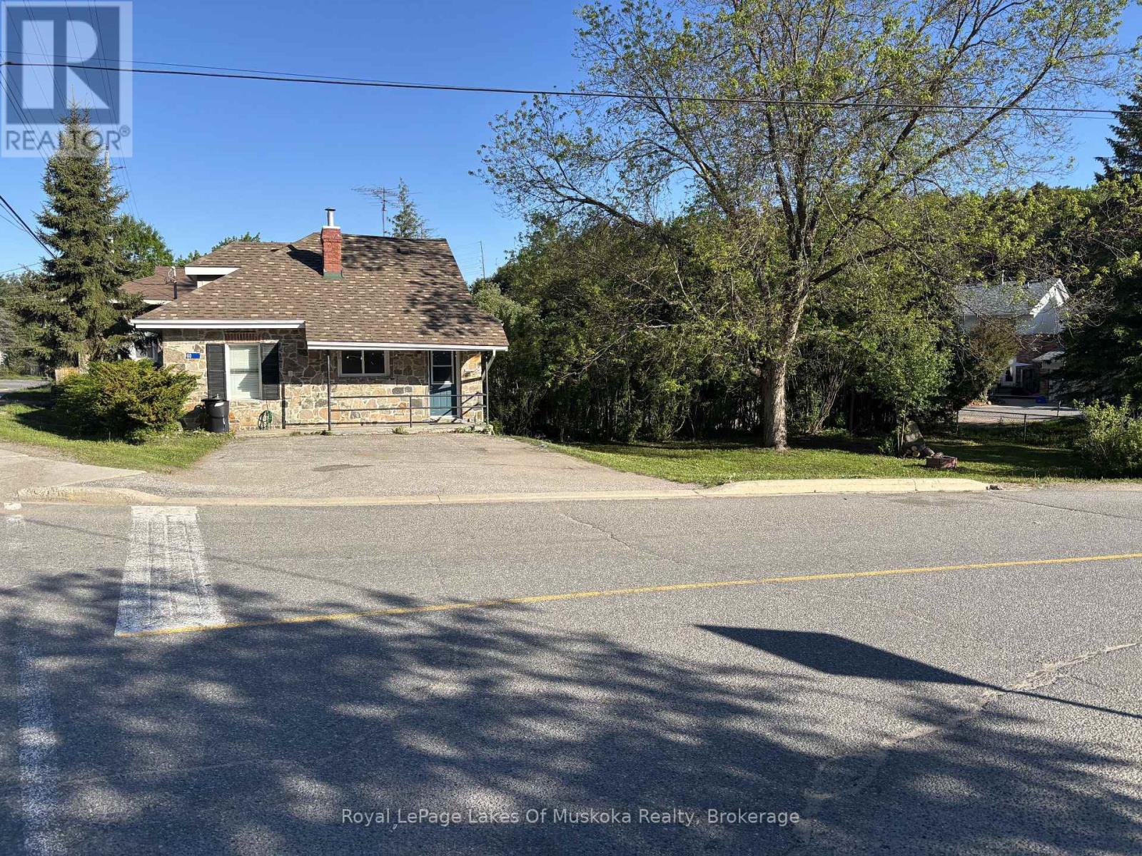 60 West Road W, Huntsville, Ontario P1H 1L8 - Photo 6 - X13227402