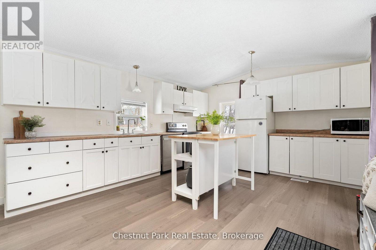 21 Mount Vernon Trail, Huntsville, Ontario P1H 1E3 - Photo 6 - X13228996