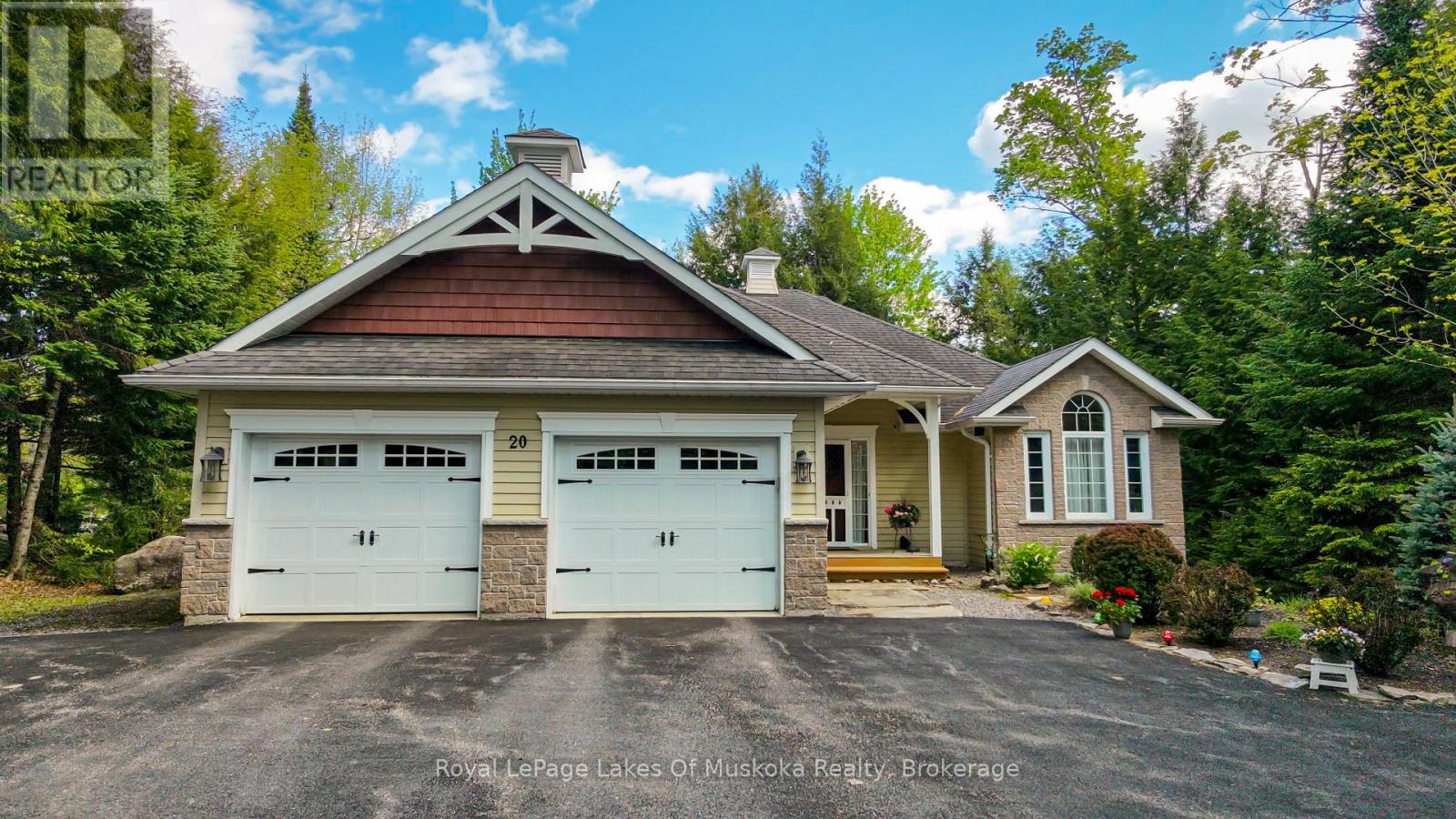 20 Deerhurst Highlands Drive, Huntsville, Ontario P1H 1B1 - Photo 1 - X13229366