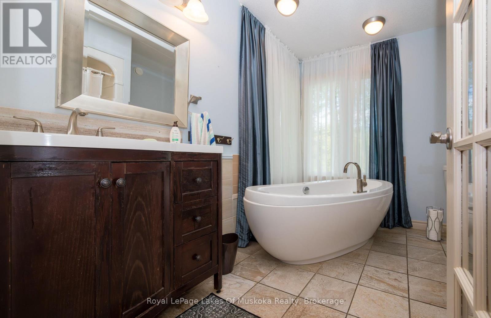 20 Deerhurst Highlands Drive, Huntsville, Ontario P1H 1B1 - Photo 22 - X13229366