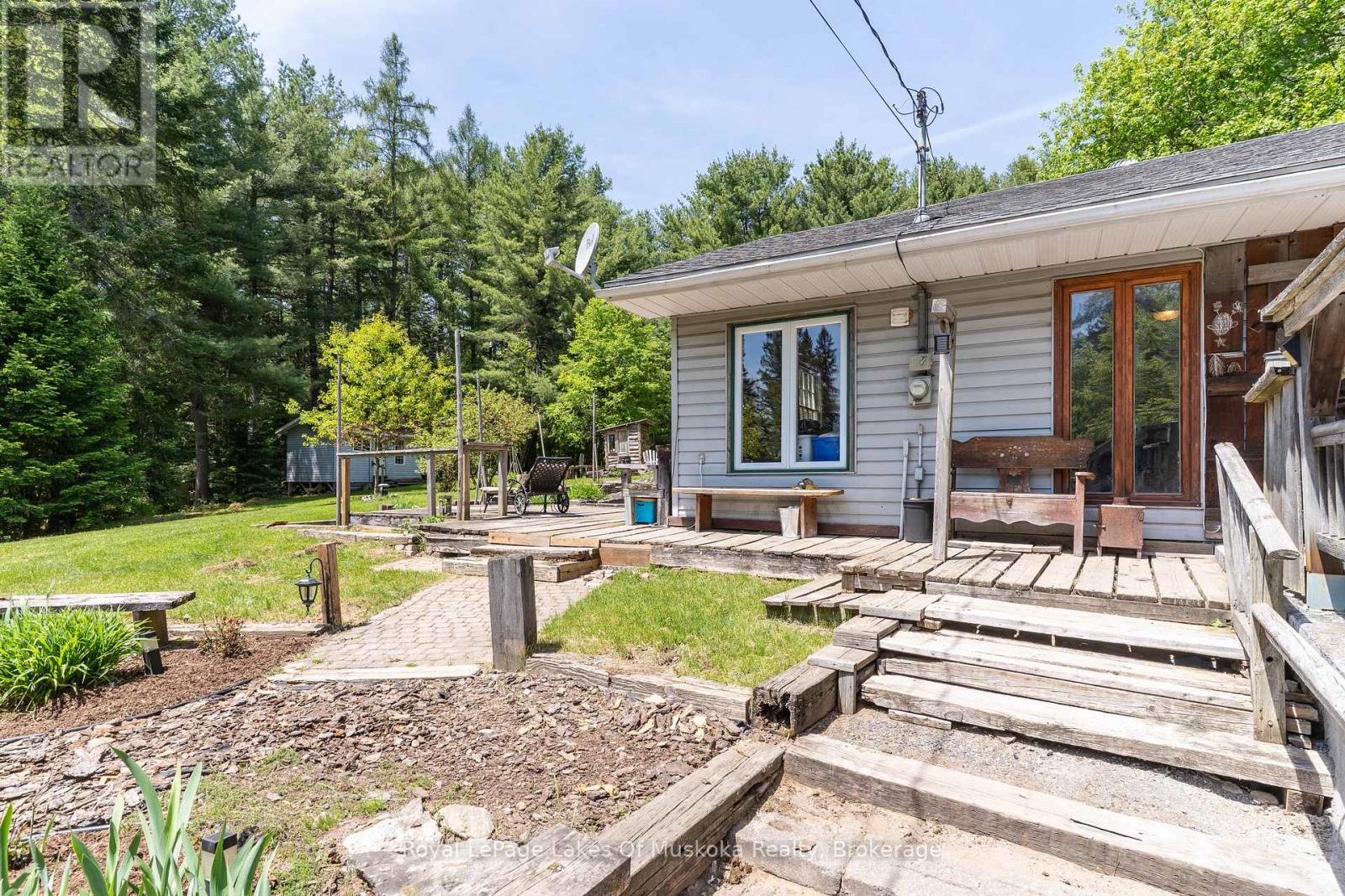 244 South Mary Lake Road, Huntsville, Ontario  P0B 1L0 - Photo 1 - X13235624