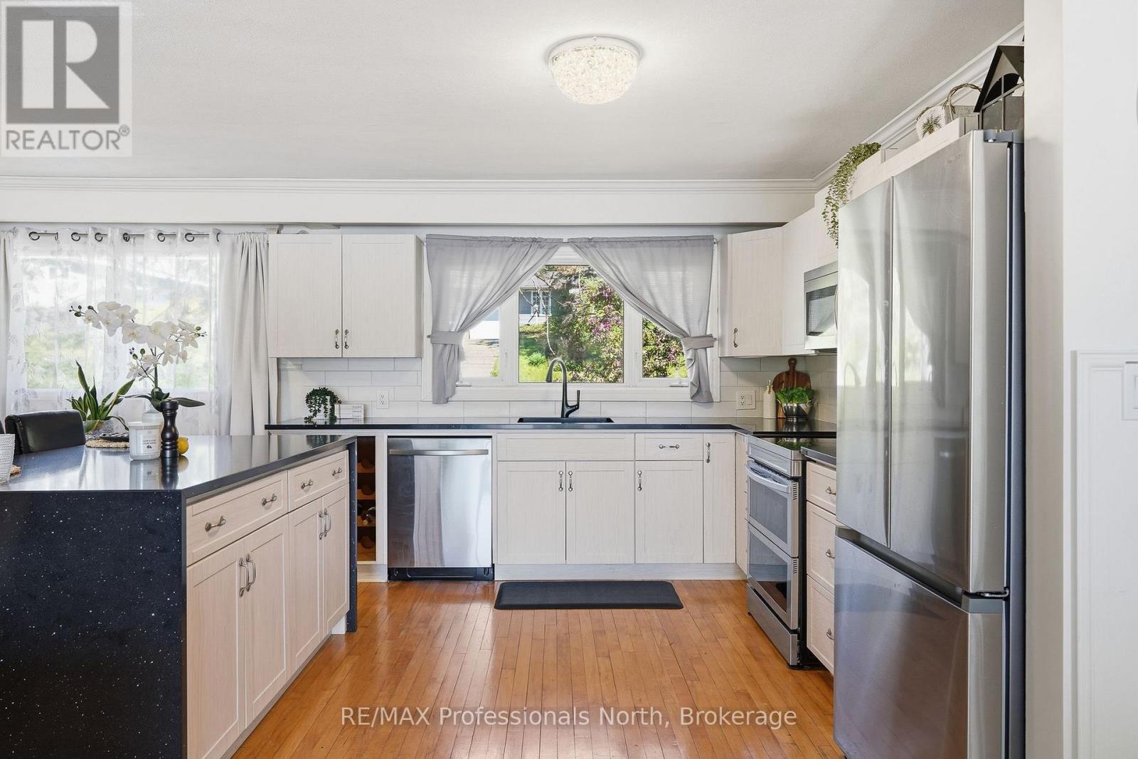 155 Hunters Bay Drive, Huntsville, Ontario P1H 1M9 - Photo 6 - X13248684