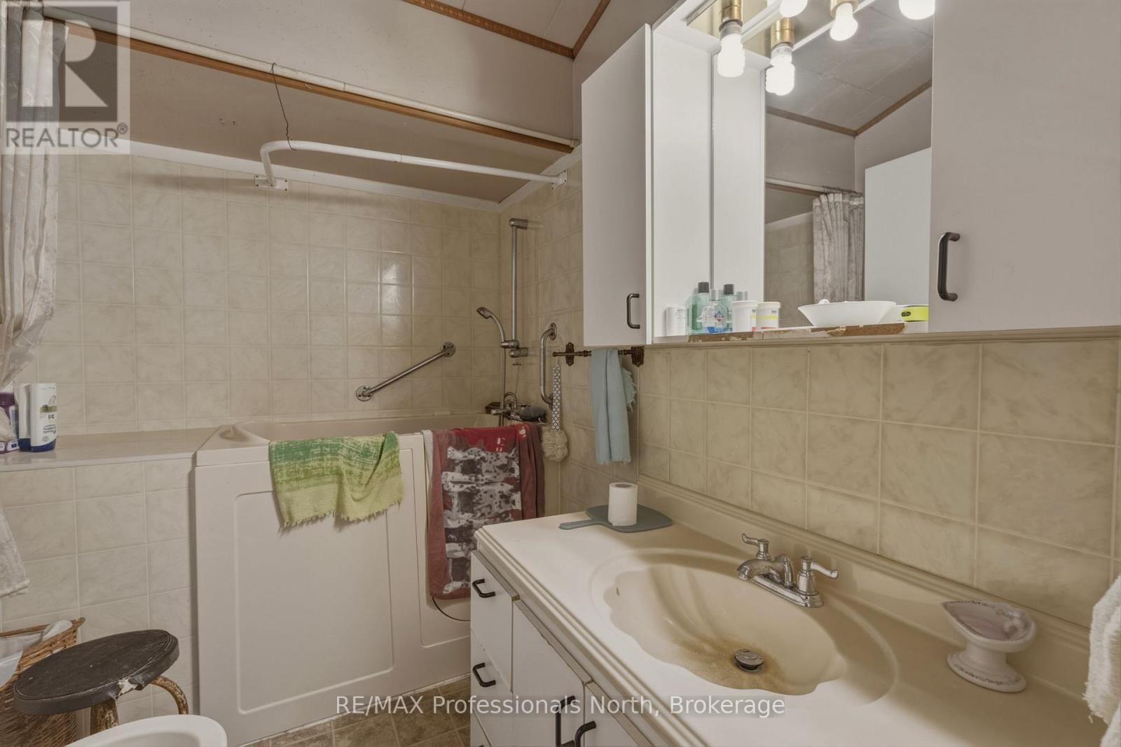 1056 Kirk Line W, Bracebridge, Ontario P1L 1W9 - Photo 25 - X13248752