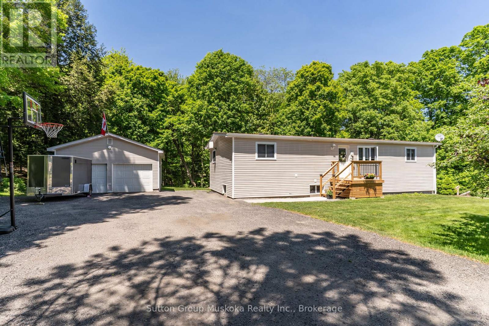 1467 North Mary Lake Road, Huntsville, Ontario P1H 2J3 - Photo 2 - X13249816