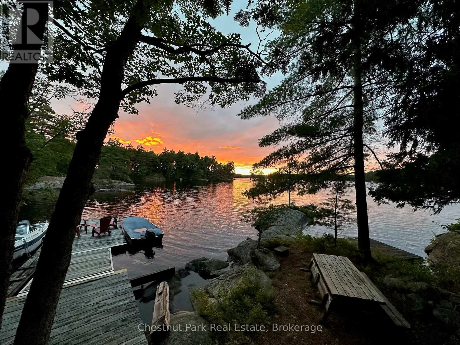 10 Island 21 Kl Boyd Island, Gravenhurst, Ontario P0E 1G0 - Photo 1 - X13275988