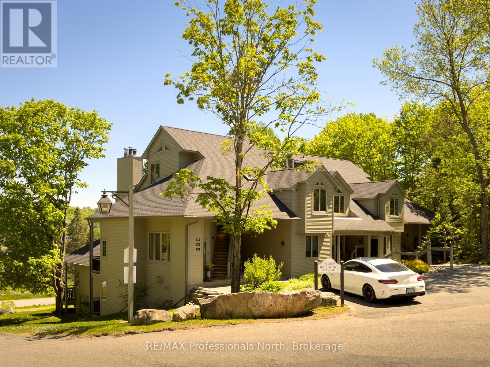 121 - 121 Grandview Hilltop Drive, Huntsville, Ontario P1H 2J5 - Photo 1 - X13410990