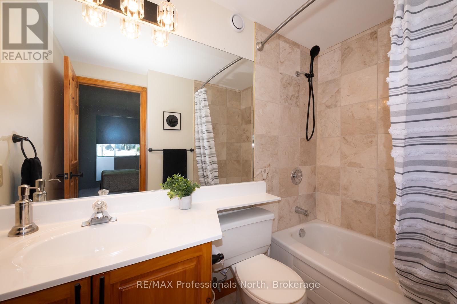 121 - 121 Grandview Hilltop Drive, Huntsville, Ontario P1H 2J5 - Photo 22 - X13410990