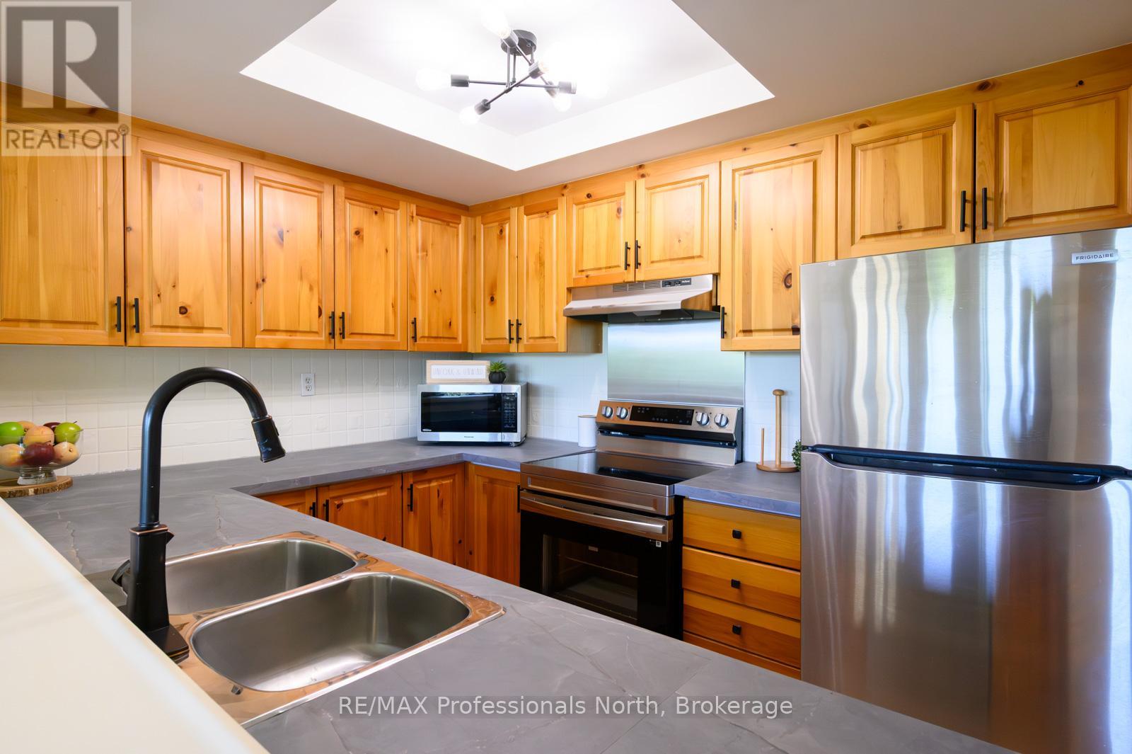121 - 121 Grandview Hilltop Drive, Huntsville, Ontario P1H 2J5 - Photo 9 - X13410990