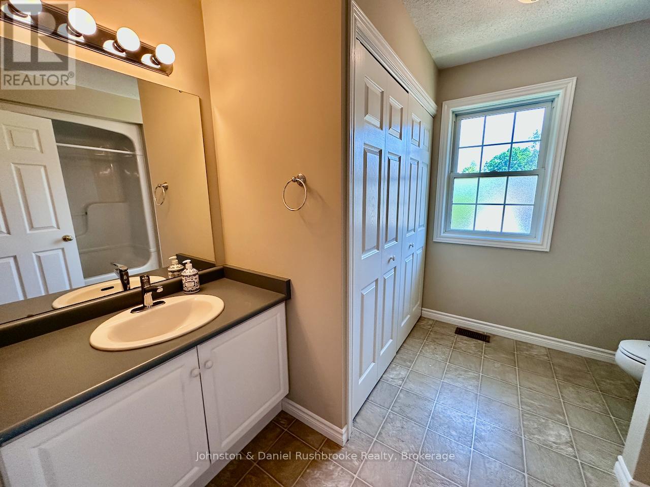 273 Hiram Street, Bracebridge, Ontario P1L 1R7 - Photo 8 - X13418496