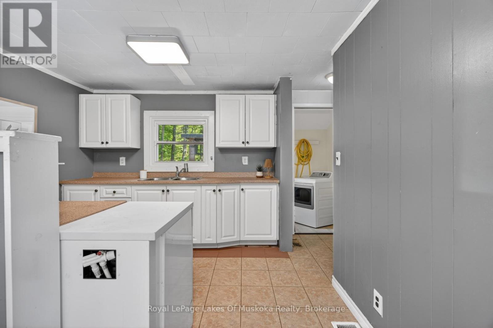 1018 Sniders Bay Road, Gravenhurst, Ontario P1P 1R2 - Photo 10 - X13418592