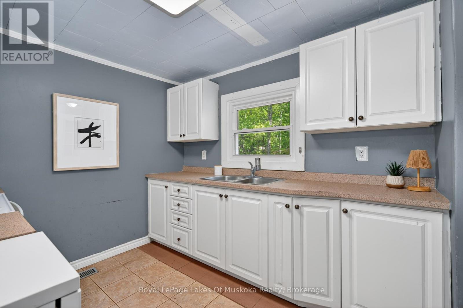 1018 Sniders Bay Road, Gravenhurst, Ontario P1P 1R2 - Photo 11 - X13418592