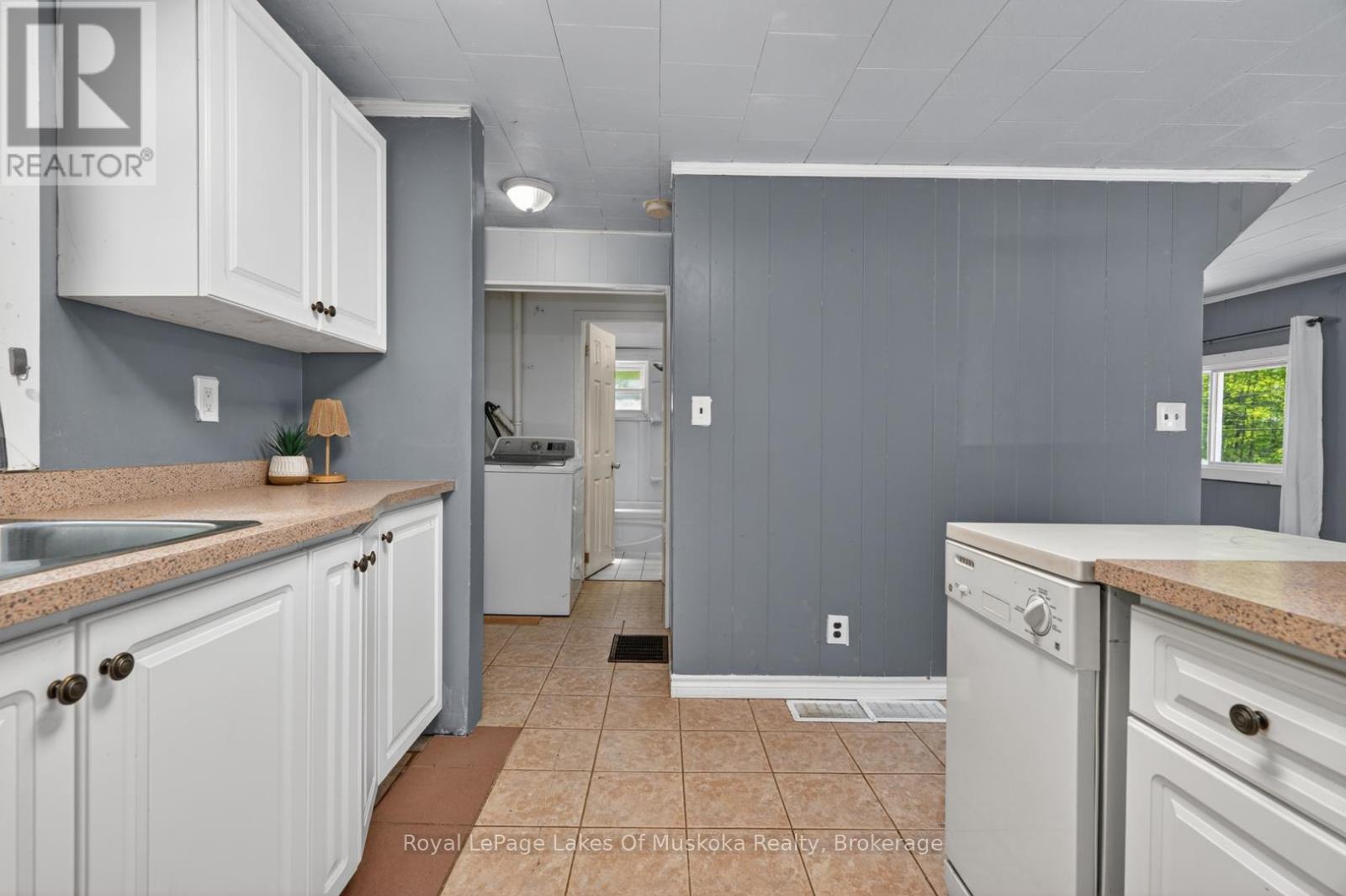 1018 Sniders Bay Road, Gravenhurst, Ontario P1P 1R2 - Photo 13 - X13418592