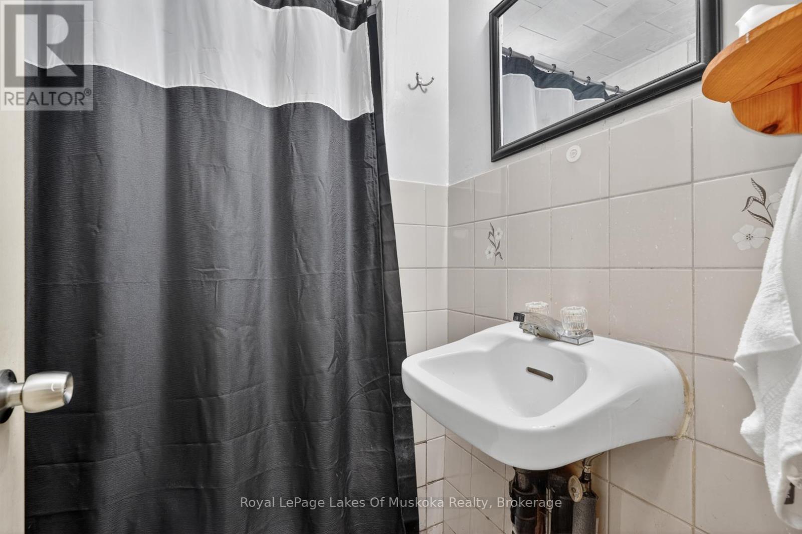 1018 Sniders Bay Road, Gravenhurst, Ontario P1P 1R2 - Photo 15 - X13418592