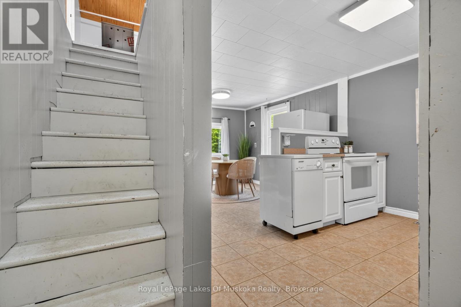 1018 Sniders Bay Road, Gravenhurst, Ontario P1P 1R2 - Photo 17 - X13418592