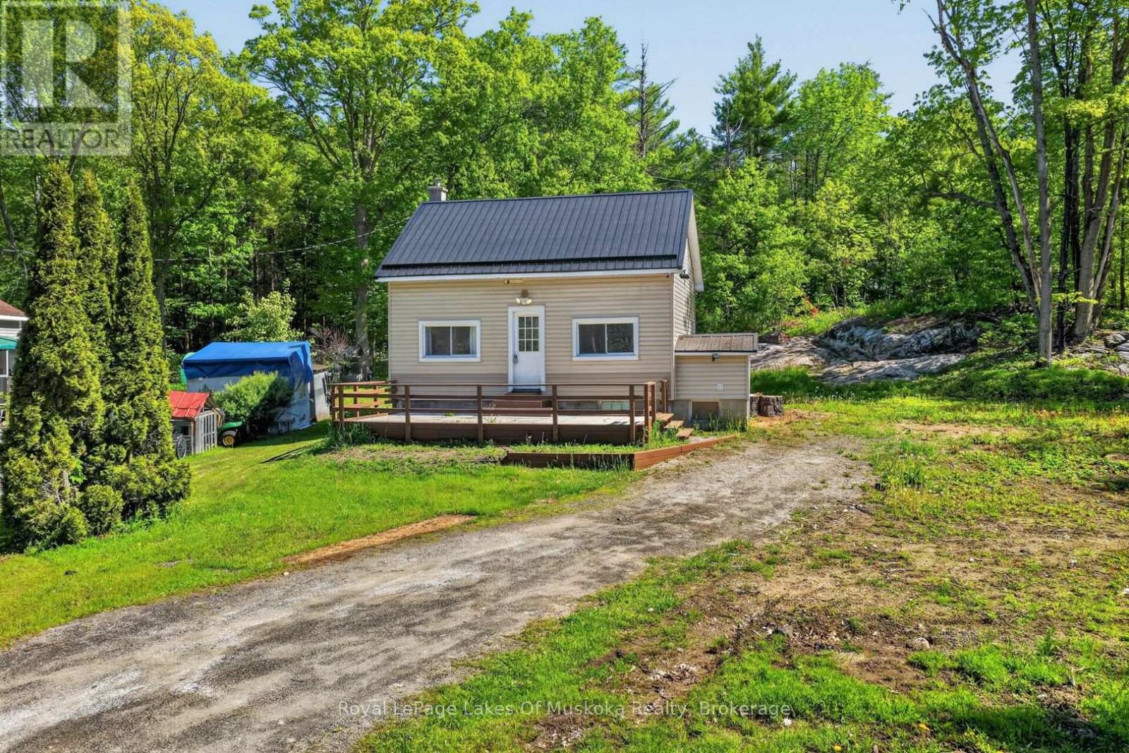 1018 Sniders Bay Road, Gravenhurst, Ontario P1P 1R2 - Photo 2 - X13418592