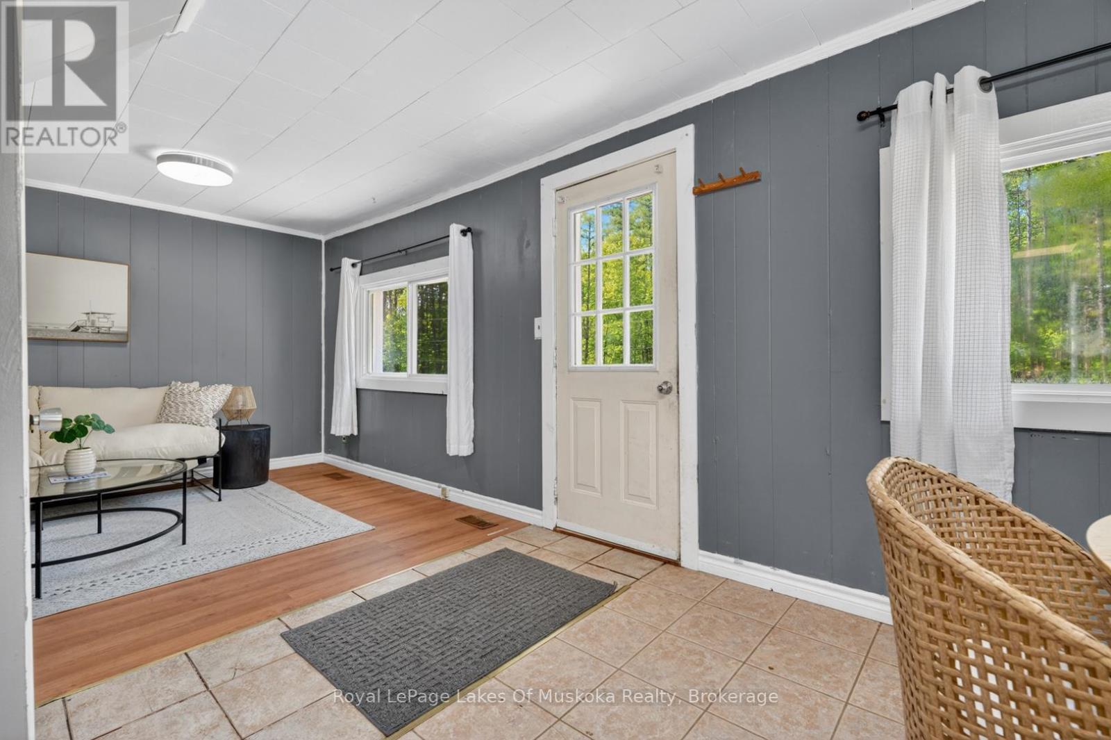 1018 Sniders Bay Road, Gravenhurst, Ontario P1P 1R2 - Photo 3 - X13418592