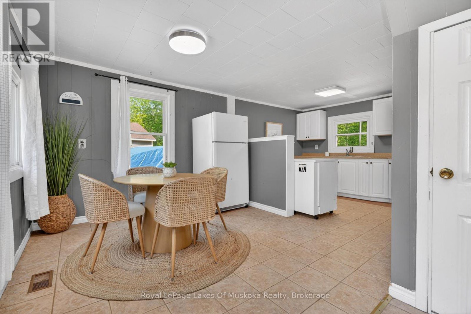 1018 Sniders Bay Road, Gravenhurst, Ontario P1P 1R2 - Photo 7 - X13418592