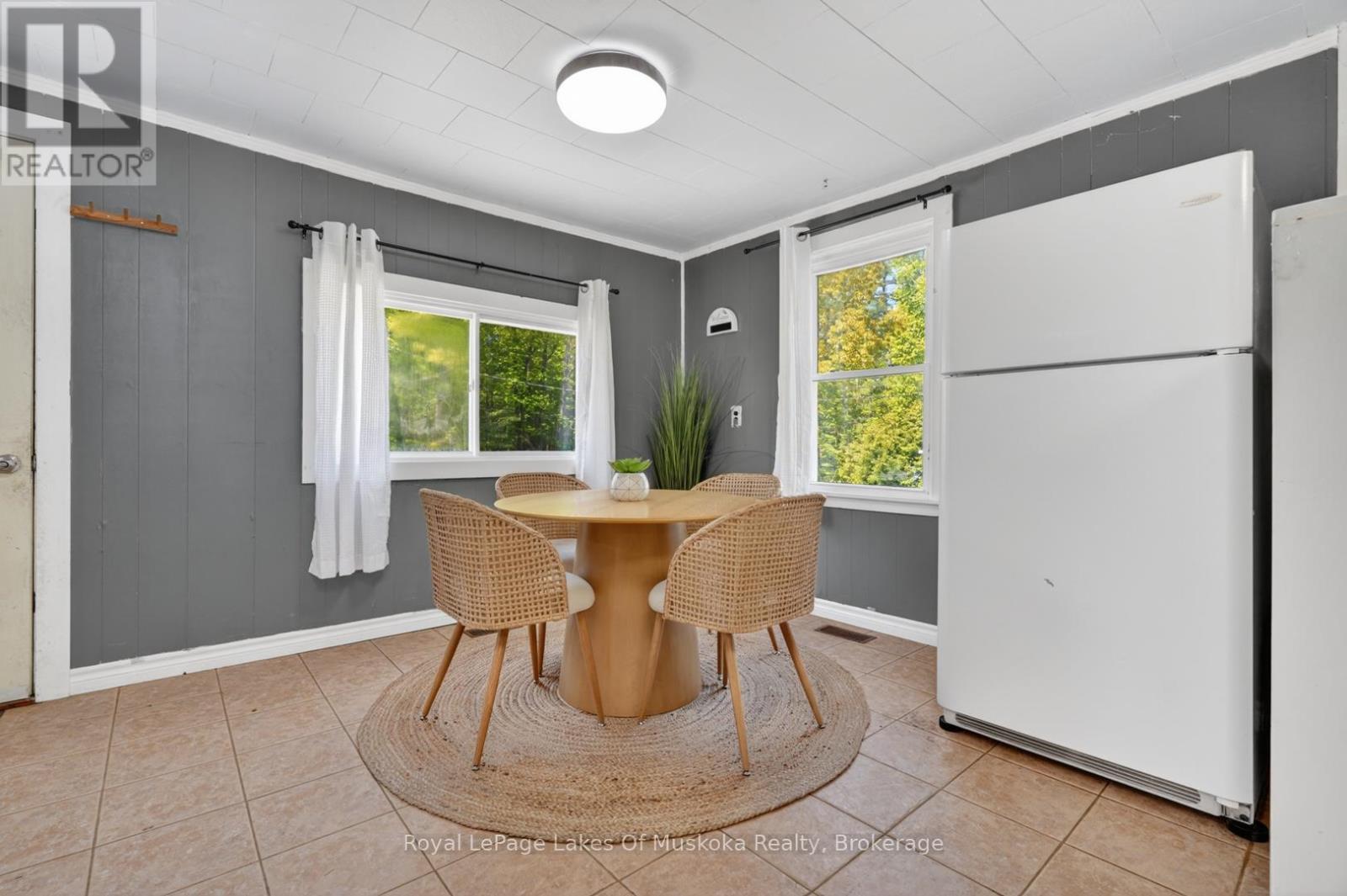 1018 Sniders Bay Road, Gravenhurst, Ontario P1P 1R2 - Photo 8 - X13418592