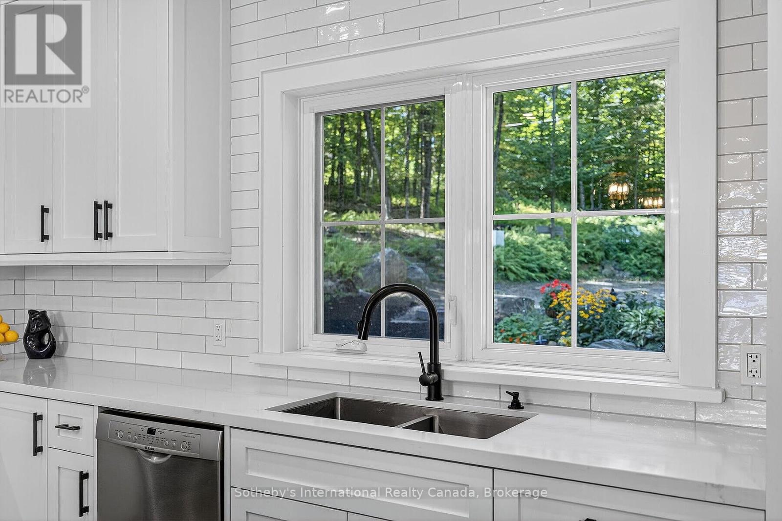 52 - 1160 Whiteside Road, Muskoka Lakes, Ontario P0B 1J0 - Photo 8 - X13419512