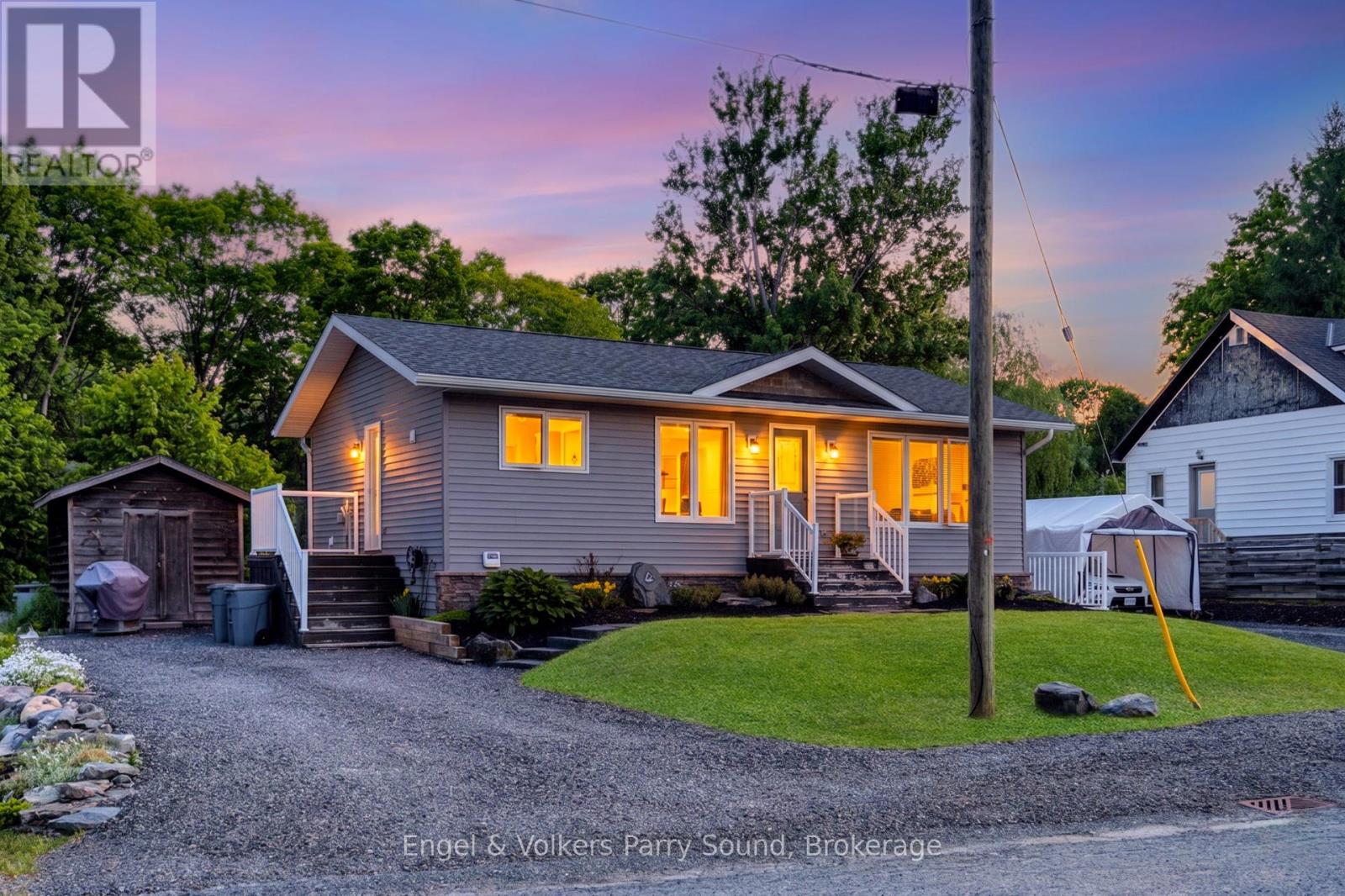 6 Lawrence Street, Parry Sound, Ontario P2A 2E2 - Photo 1 - X13420562