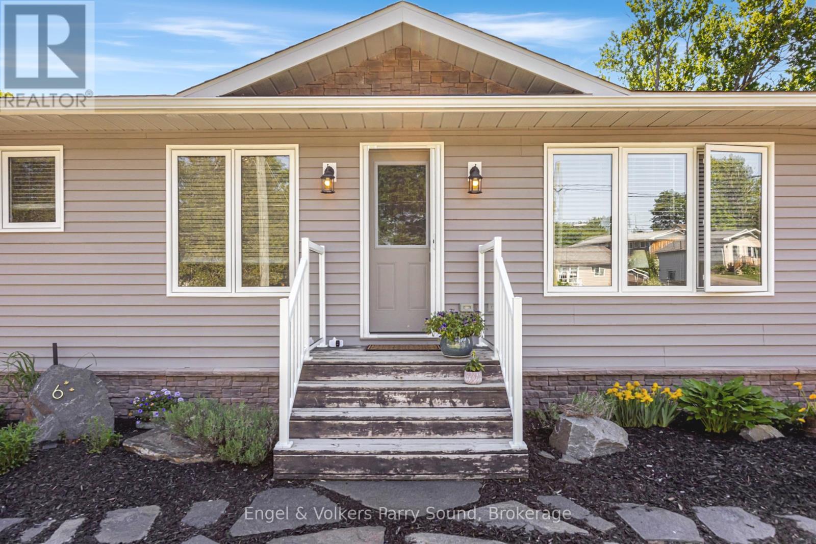 6 Lawrence Street, Parry Sound, Ontario P2A 2E2 - Photo 4 - X13420562