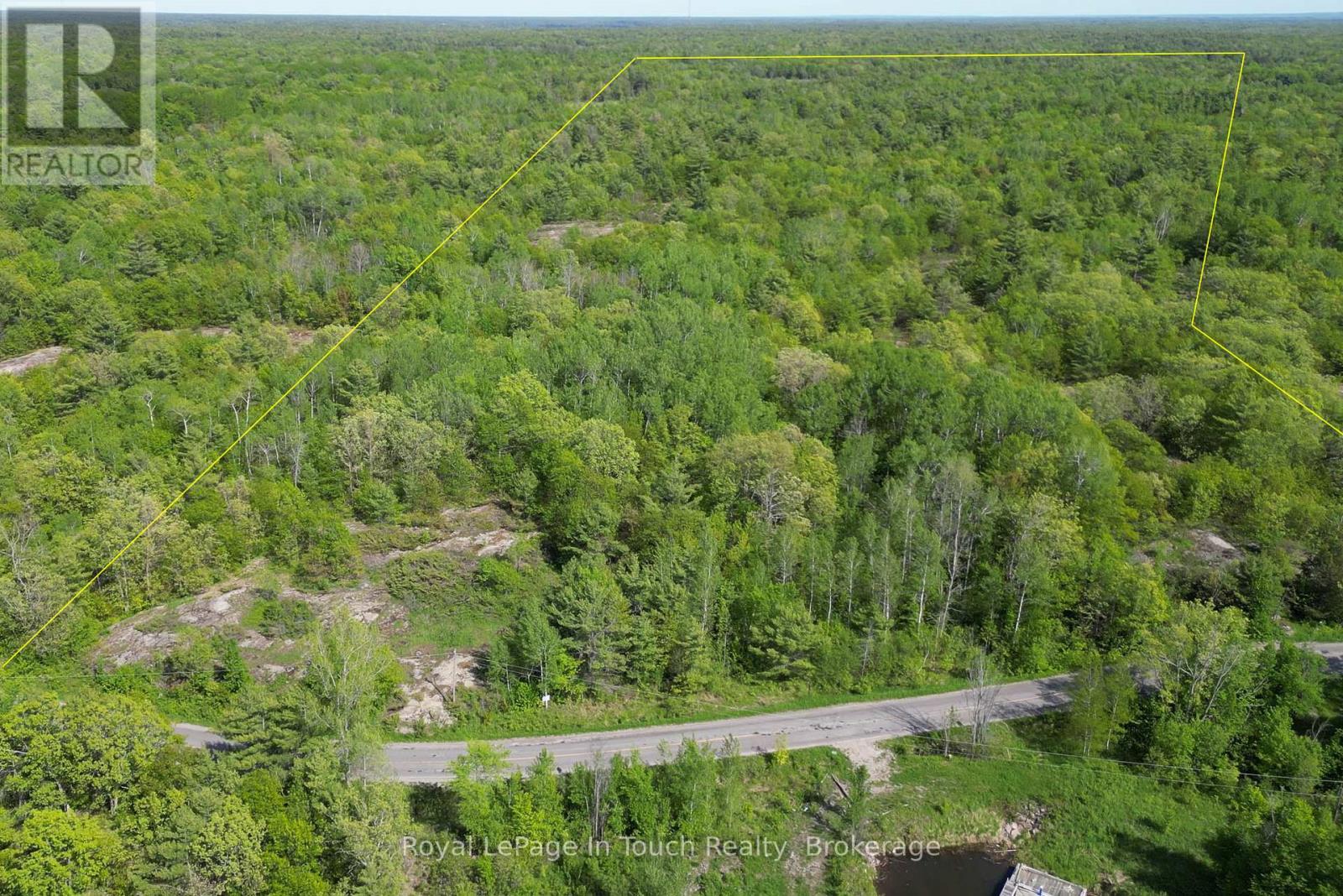 408 South Bay Road, Georgian Bay, Ontario L0K 1S0 - Photo 1 - X13423326