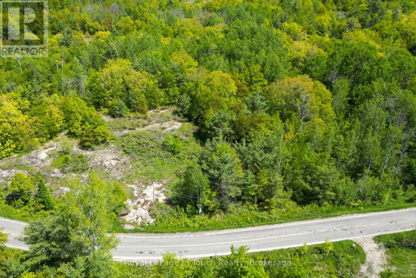 408 South Bay Road, Georgian Bay, Ontario L0K 1S0 - Photo 2 - X13423326