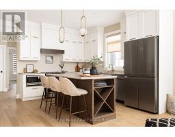 2 LEEDS COURT, Bracebridge, Ontario