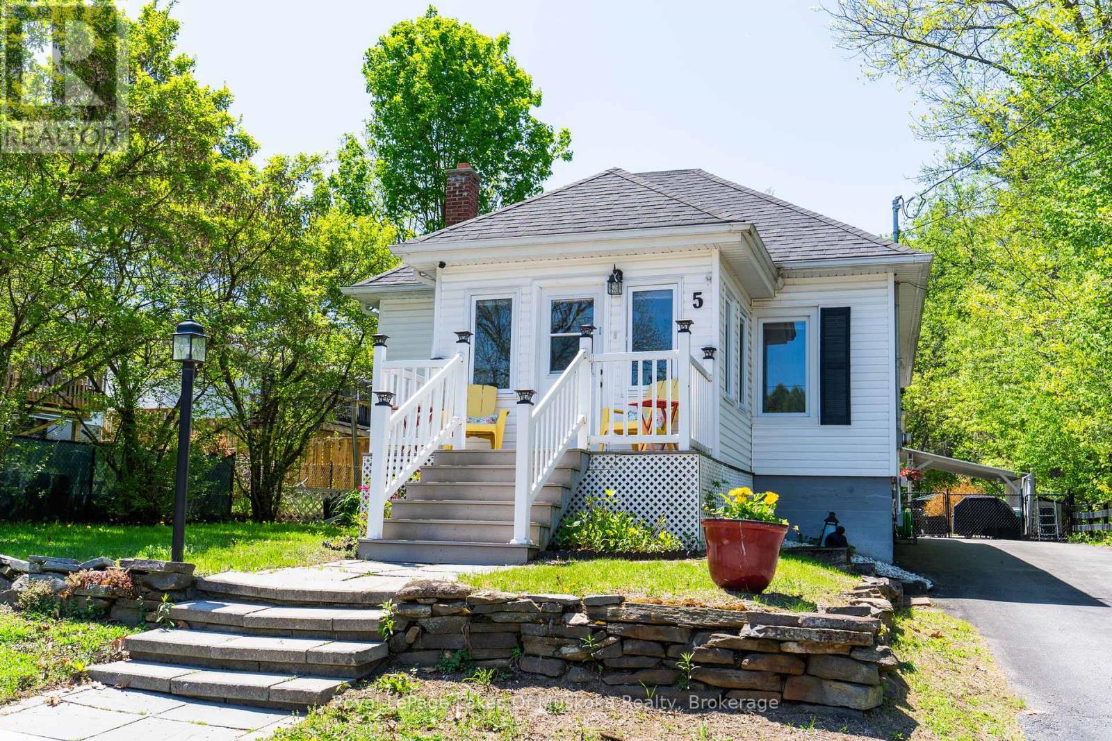 5 Tait Street, Huntsville, Ontario  P1H 1W5 - Photo 1 - X13425726