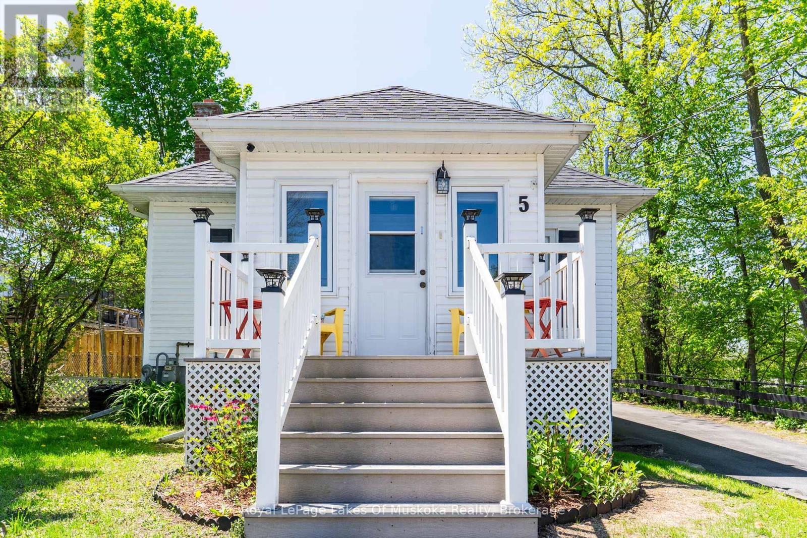 5 Tait Street, Huntsville, Ontario  P1H 1W5 - Photo 2 - X13425726