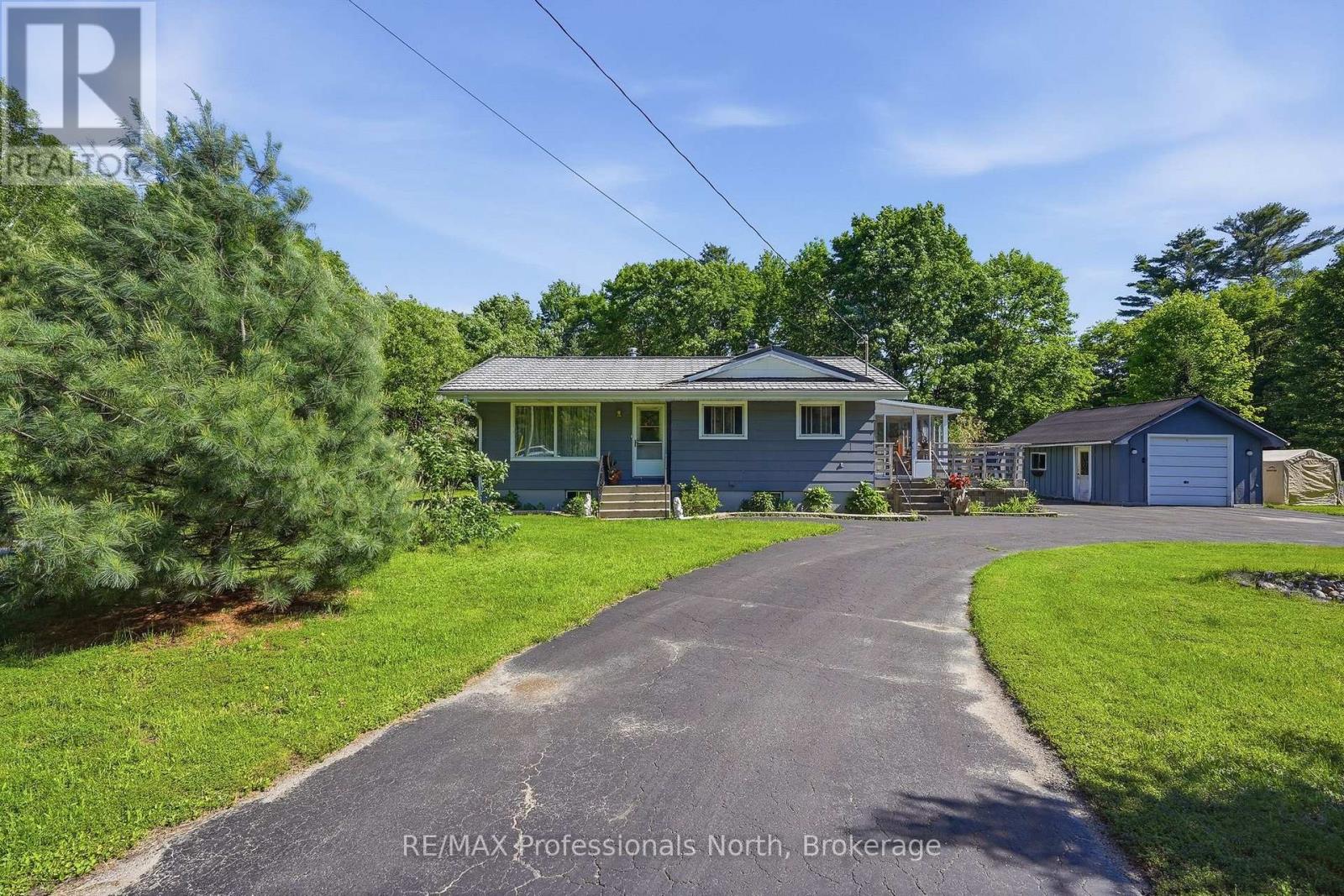 329 Waseosa Lake Road N, Huntsville, Ontario P1H 2J4 - Photo 1 - X13427432