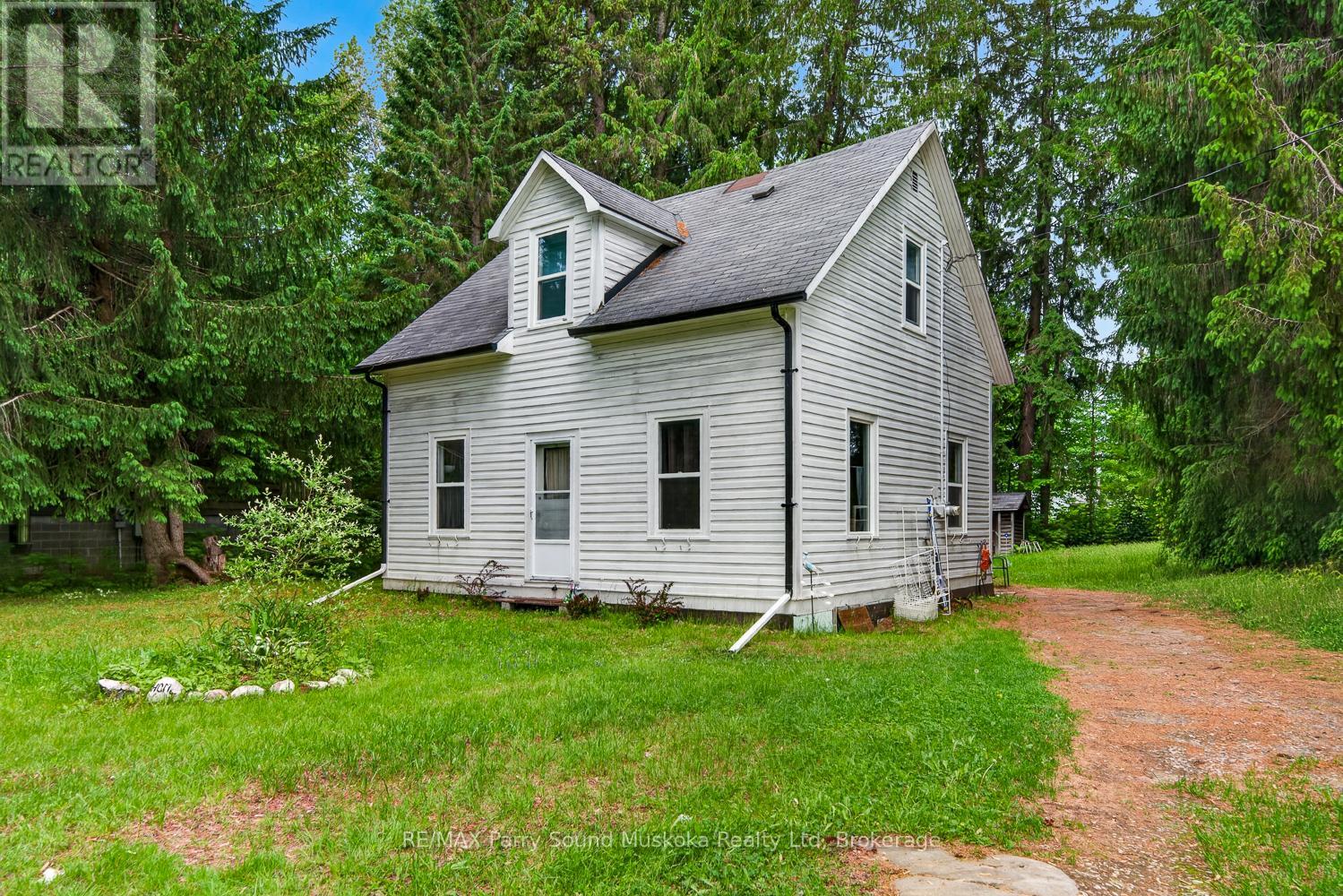 14 Victoria Street W, Seguin, Ontario  P0C 1J0 - Photo 1 - X13432992