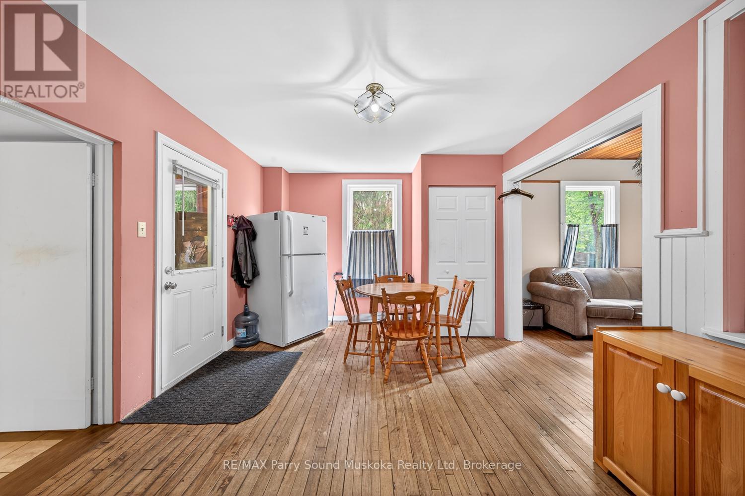 14 Victoria Street W, Seguin, Ontario  P0C 1J0 - Photo 11 - X13432992