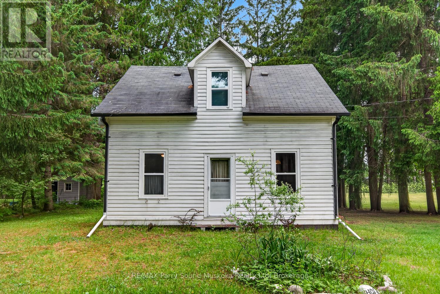 14 Victoria Street W, Seguin, Ontario  P0C 1J0 - Photo 2 - X13432992