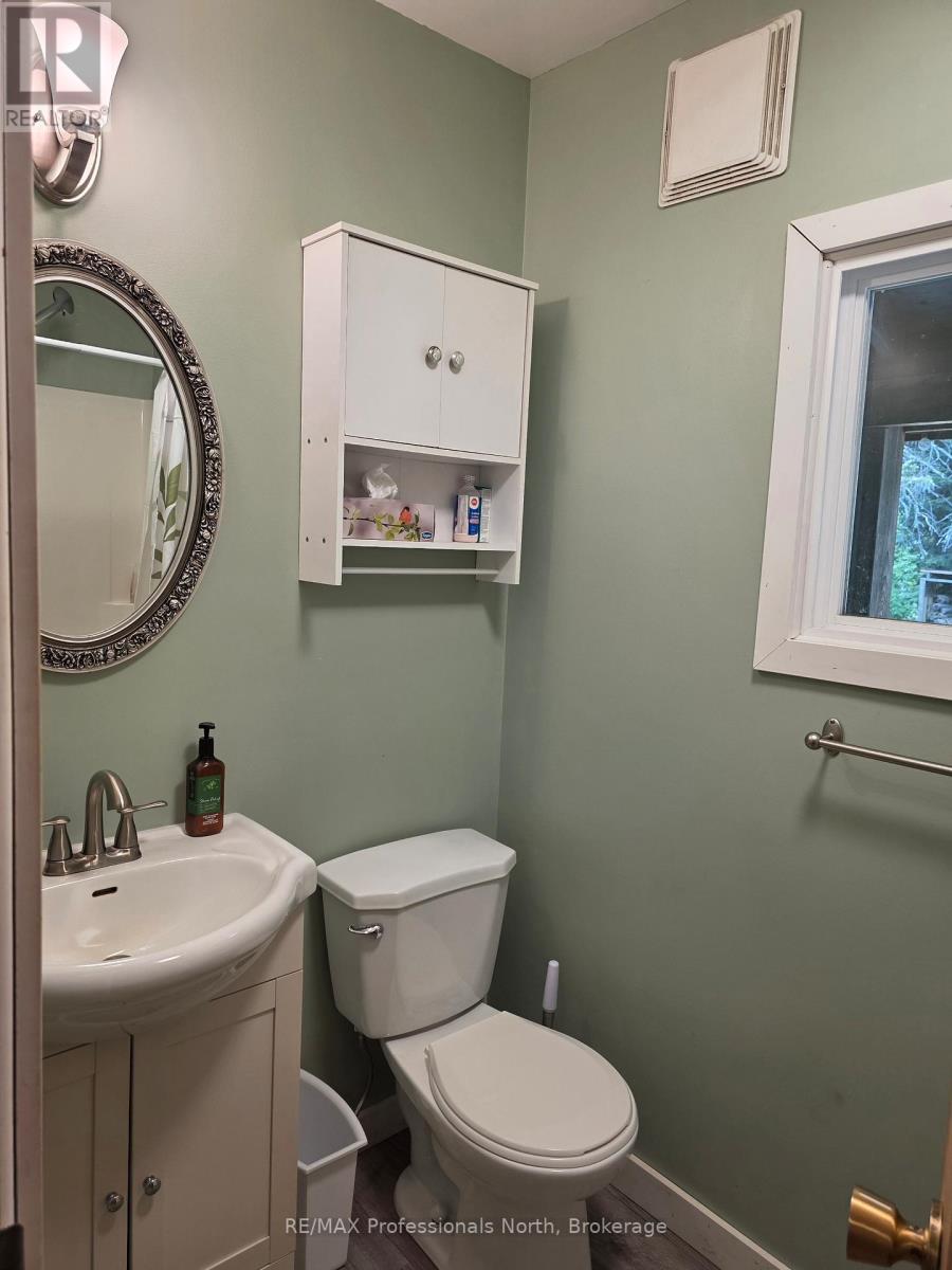 38 Robert Road W, Huntsville, Ontario  P1H 2J4 - Photo 11 - X13435978