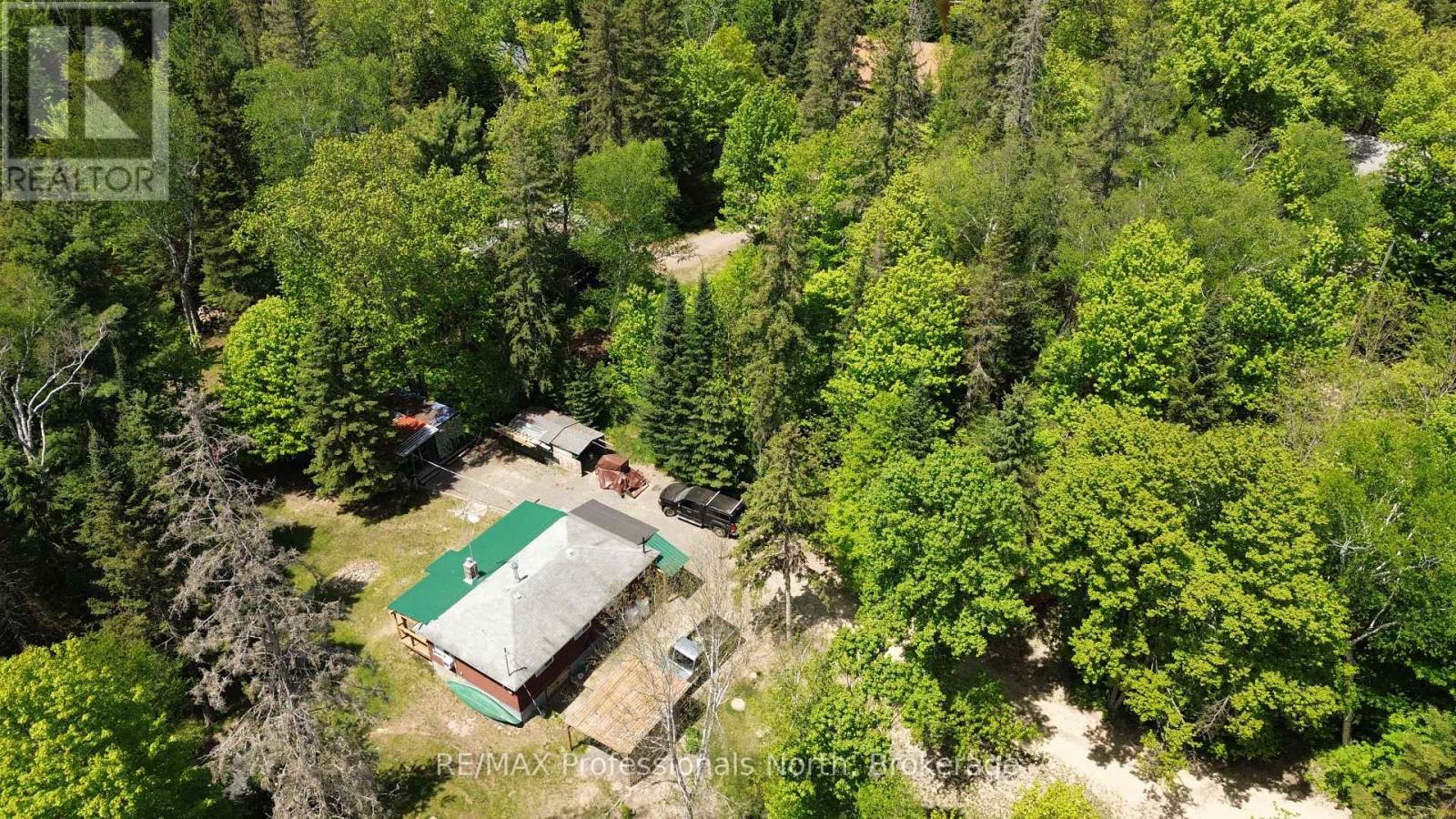 38 Robert Road W, Huntsville, Ontario  P1H 2J4 - Photo 2 - X13435978