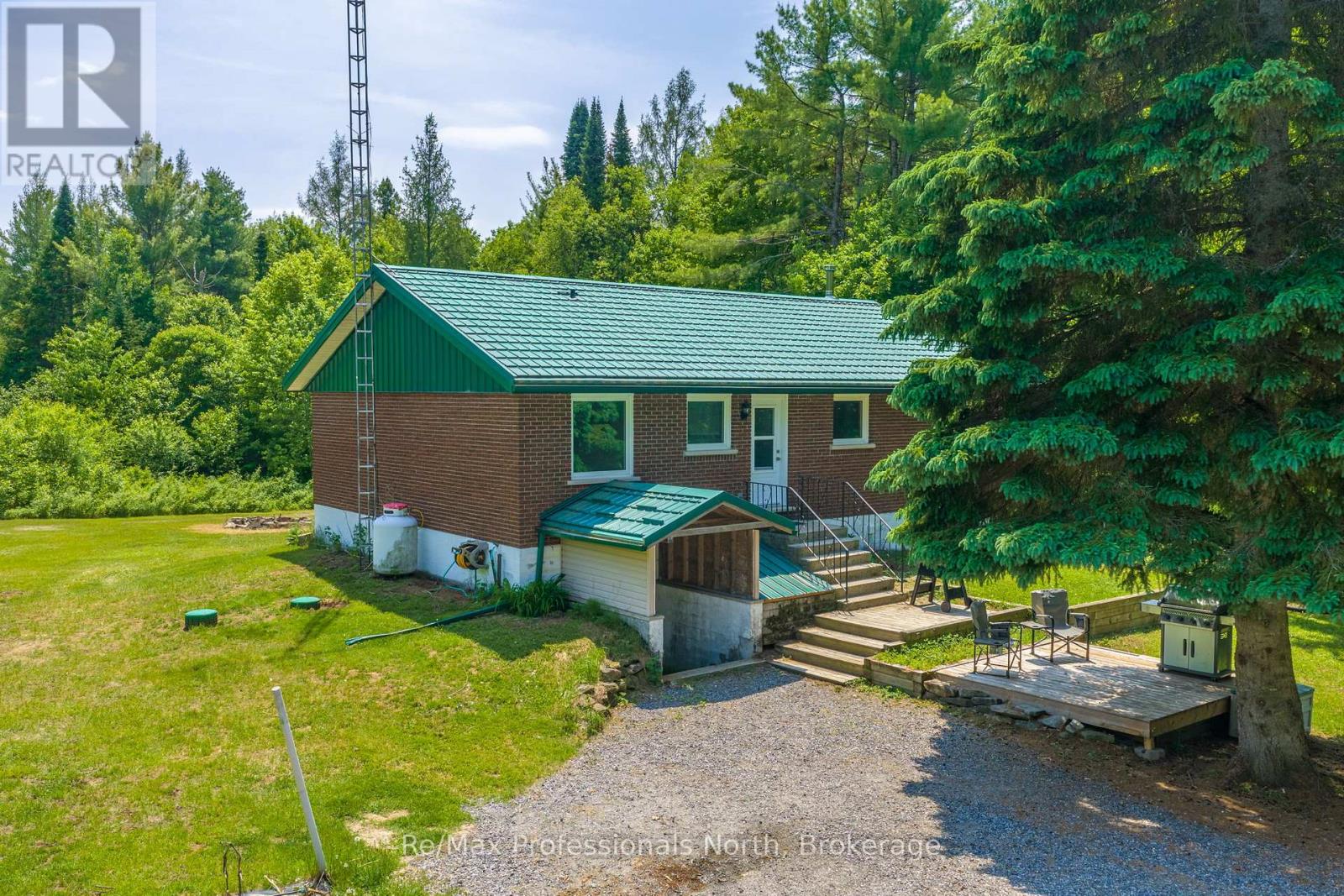 163 Rose Lake Road, Huntsville, Ontario  P0B 1M0 - Photo 1 - X13437406
