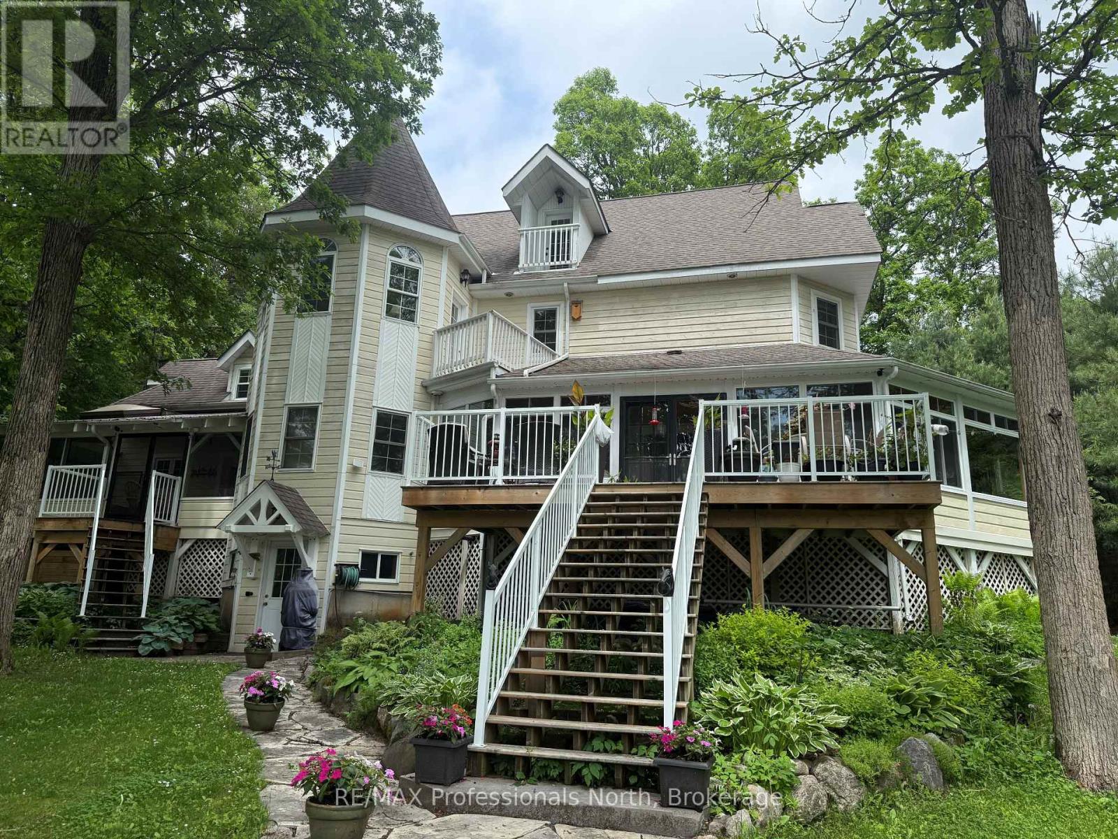 22 Knowles Crescent E, Seguin, Ontario P0C 1J0 - Photo 1 - X13439748