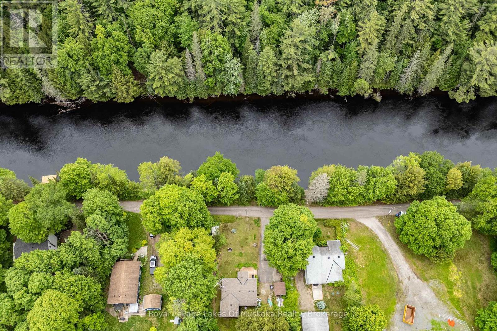 1136 Springdale Shores Private, Bracebridge, Ontario P1L 1W9 - Photo 2 - X13441144