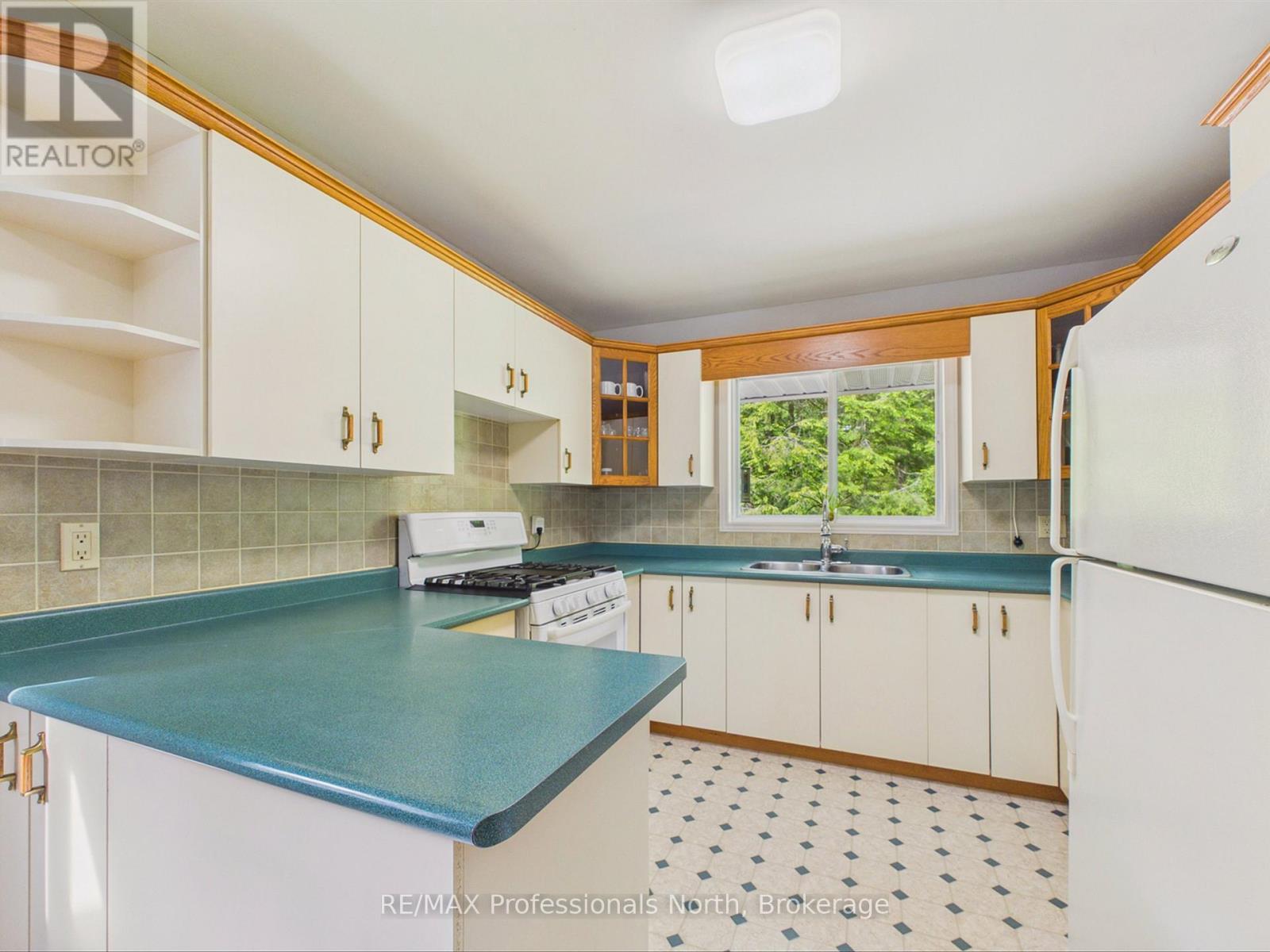 1020 Colony Road, Bracebridge, Ontario  P1L 1X3 - Photo 15 - X13441236