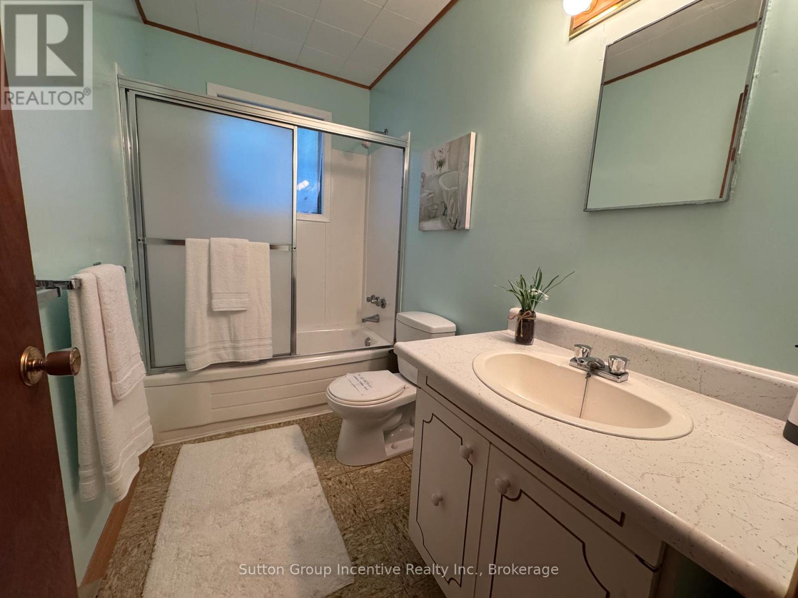 1017 Goldfinch Court, Gravenhurst, Ontario  P0E 1G0 - Photo 12 - X13443636