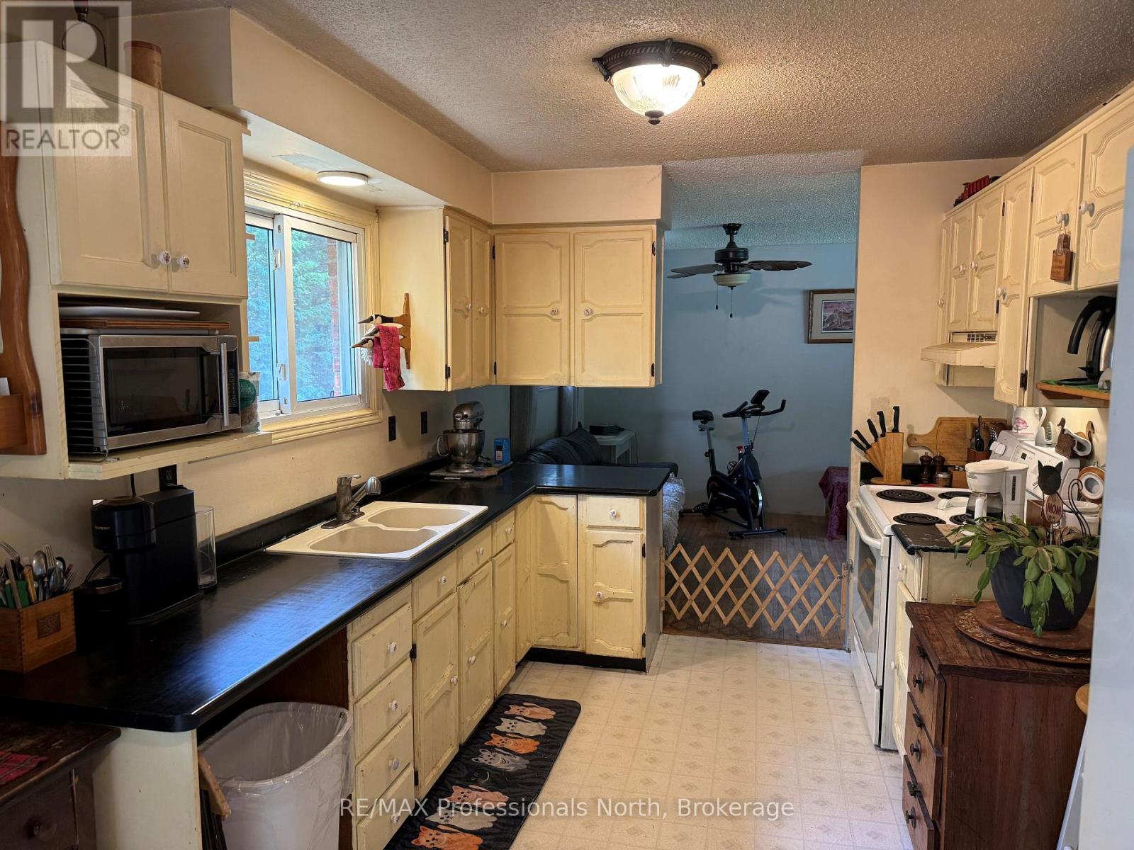 37 Spruce Drive S, Huntsville, Ontario P0B 1L0 - Photo 11 - X13444428