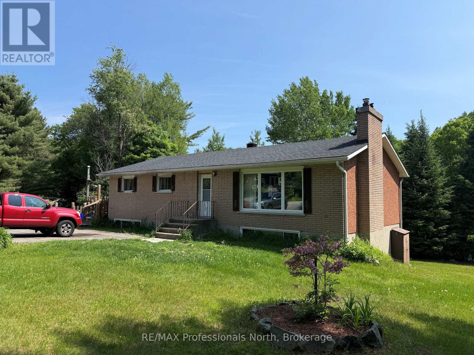 37 Spruce Drive S, Huntsville, Ontario P0B 1L0 - Photo 2 - X13444428